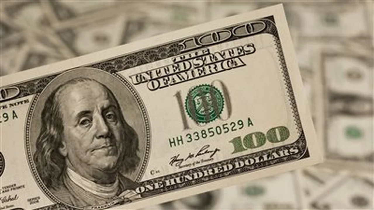 سعر الدولار في مصر يتخطى حاجز 50 جنيها وسط تقلبات العملة عالميا